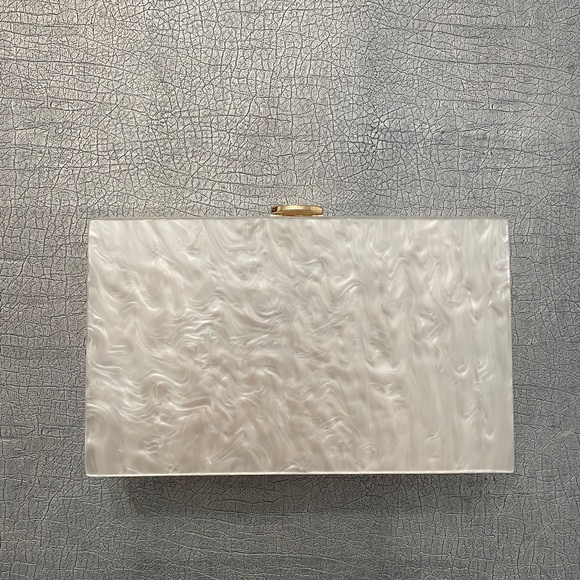 Clutch - Picture 2 of 4